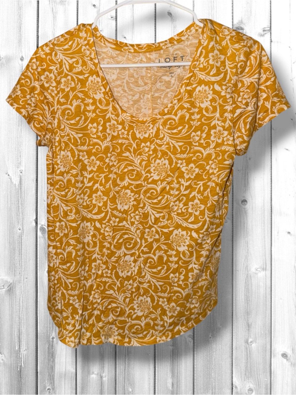 🌼LOFT Vintage Soft Mustard Floral Scoop Neck Tee